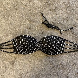Black and white printed bandeau bikini top